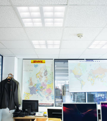 L'entrepôt, mis en lumière par une solution d'éclairage industriel de Philips