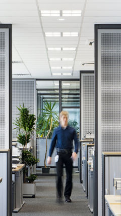 Meilleure productivité au travail grâce au système d'éclairage pour bureaux de Philips 
