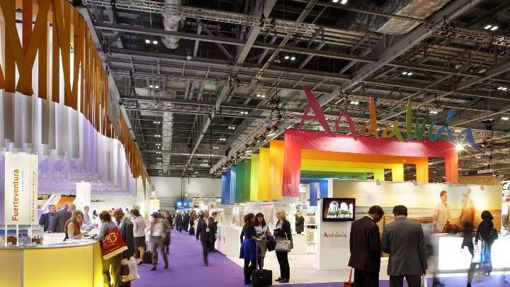 L'éclairage grande hauteur facile à contrôler de Philips procure une nette visibilité, pour les exposants comme pour les visiteurs, au sein du hall d'exposition du centre ExCeL
