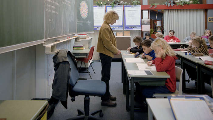 Une école primaire utilise des ampoules à faible consommation pour sensibiliser les enfants au réchauffement climatique
