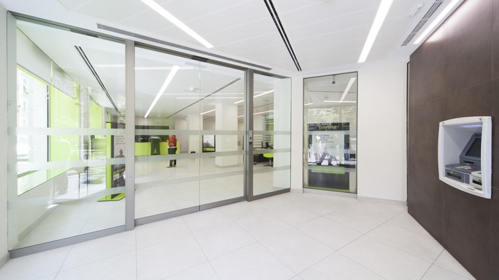 image de luminaires UV-C Philips pour les banques