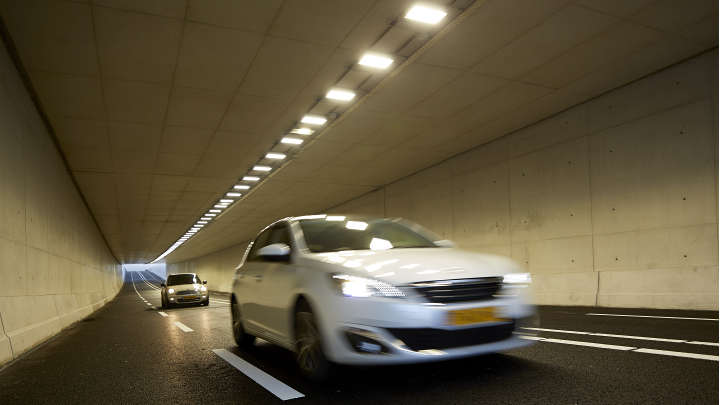 Conservez une installation d’éclairage sécurisée et en bon état | Éclairage intelligent des tunnels
