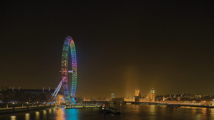 Le London Eye brille de mille couleurs