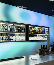 Luminous Textile métamorphose un bar d’hôtel – Éclairage des hôtels Philips