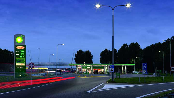 Améliorez la première impression que donne votre station-service grâce à un éclairage dédié conçu par Philips Lighting